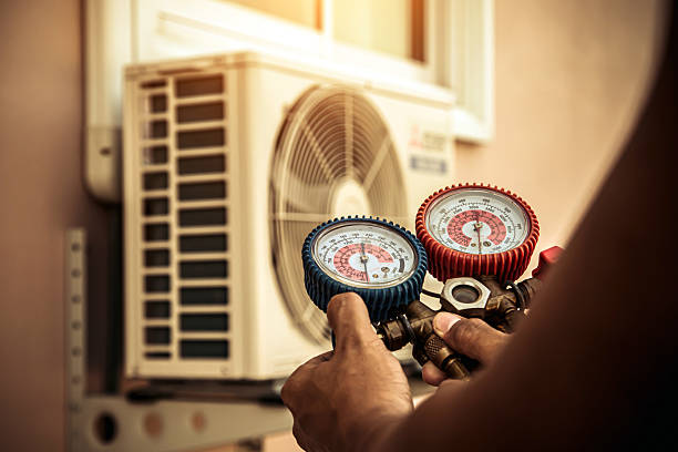 Professional Hvac technician working in Hamilton, IN